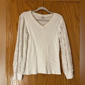 Sorella Lace Sleeve V-Neck Ribbed Top - NWT - Size M